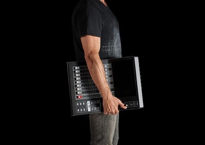 Yamaha Digital Mixing Console DM3: 結(jié)構(gòu)輕巧，便捷性強(qiáng)